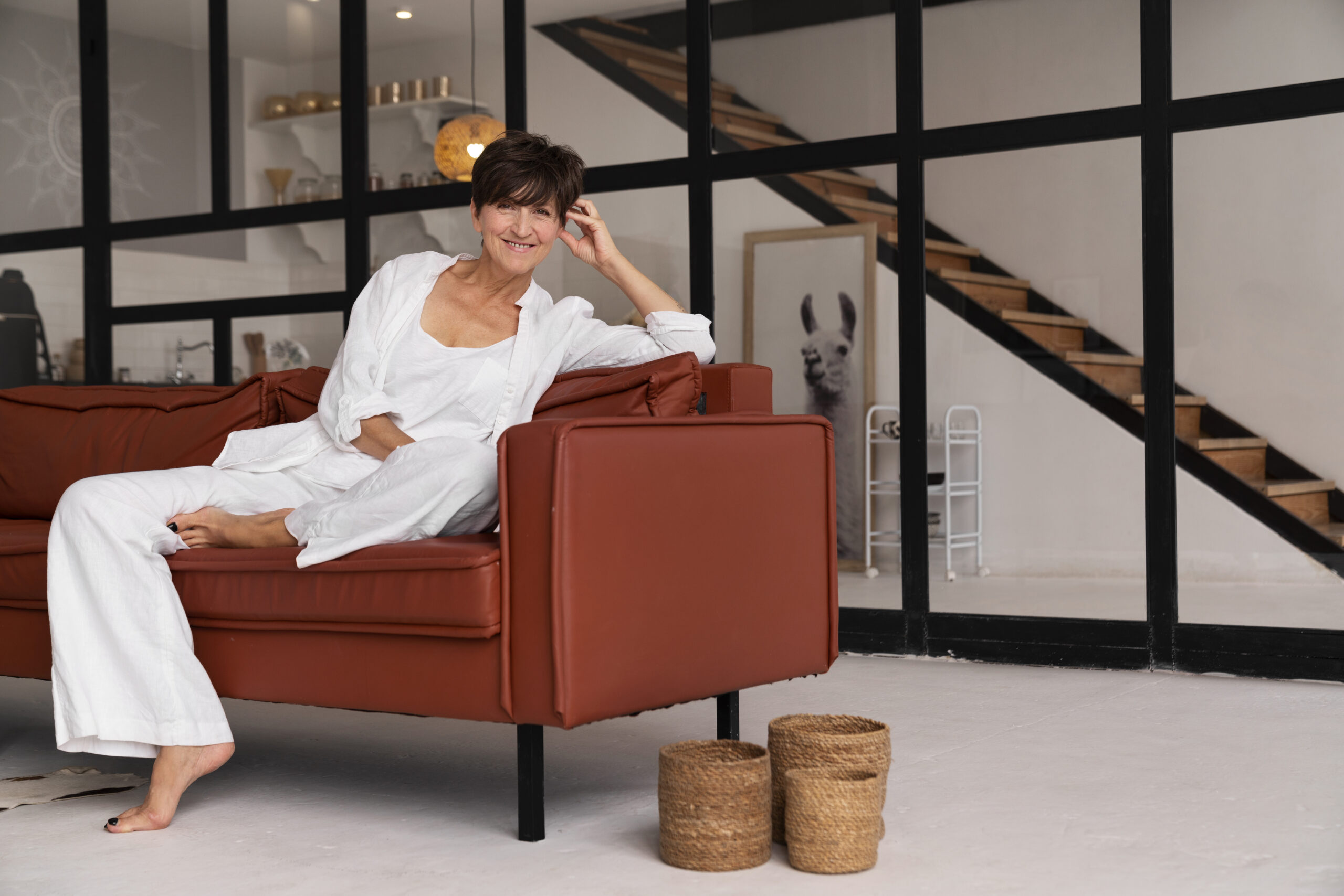 luxurious-lifestyle-rich-woman